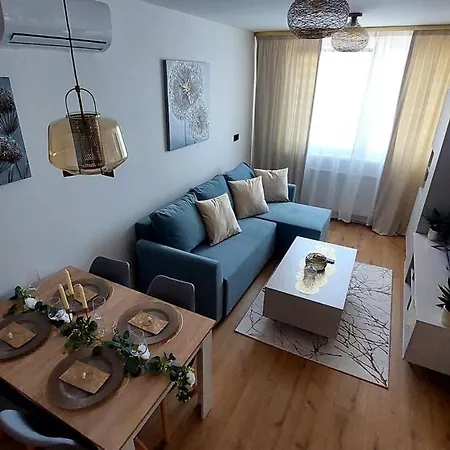 Rodinka Apartment *